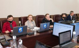Депутаты Горсовета от КПРФ предложили обсудить с калининградцами законность ограничений по QR-кодам 