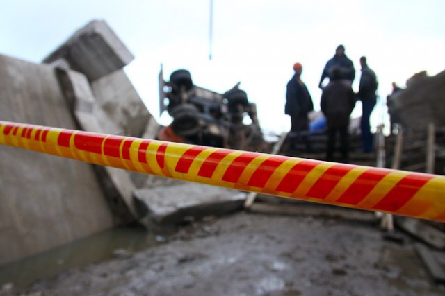 Родственники погибших при обрушении Берлинского моста подали иски к начальнику строительства на 20 млн рублей