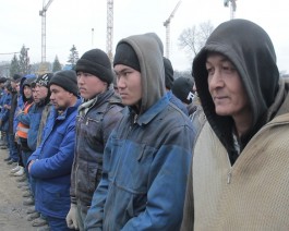 Полиция задержала 80 мигрантов на стройке Минобороны в Калининграде (фото)