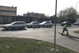 На улице Челнокова четыре автомобиля в ДТП собрали очередной «паровозик»