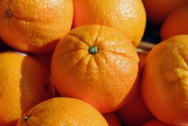 Цены на апельсины в России выросли за год на 30%