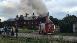 В Черняховске в жилом доме загорелась крыша и взорвался газовый баллон: эвакуировали 40 человек