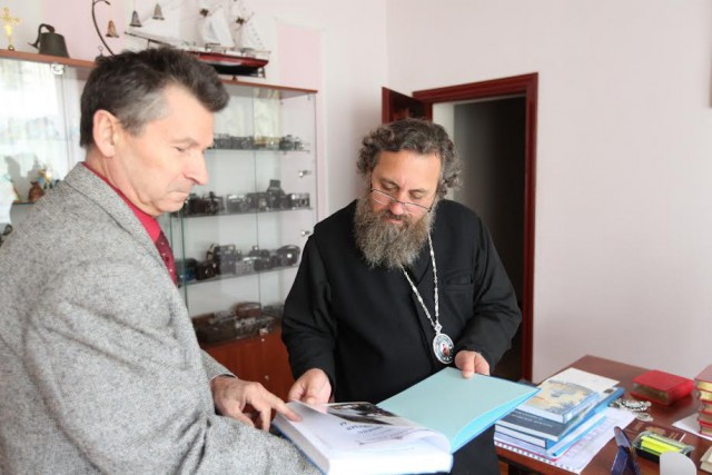 АВТОТОР передал в дар Калининградской епархии уникальные книги