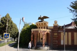 В Советске отреставрировали скульптуру орла с Судейского фонтана