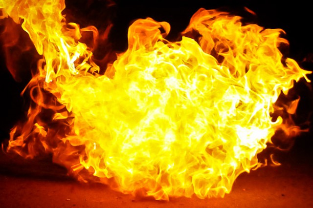 Ночью в Калининграде сгорел внедорожник «Вольво»