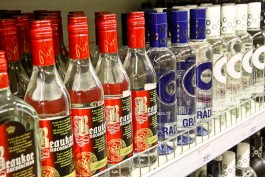 В Полесске полиция изъяла из магазина 134 литра поддельного алкоголя