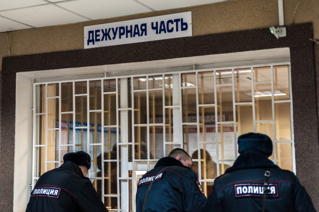 СК: Сотрудники ФСБ задержали подполковника полиции при получении взятки в Калининграде 