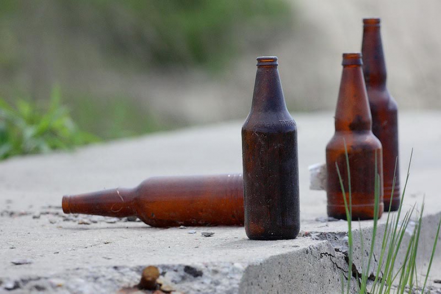 Пиво запретили продавать на остановках и розничных рынках