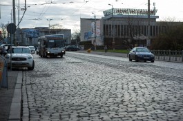 В Калининграде перенесли остановки для двух автобусов с улицы Багратиона к Тополиной аллее