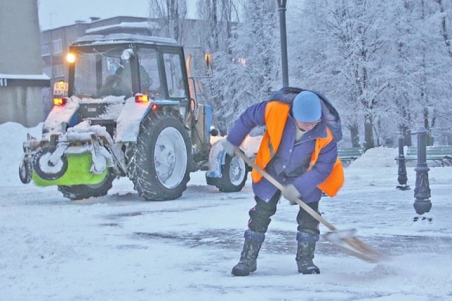 Почему в Калининграде не убирают дороги после снега?