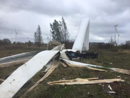 Специалисты объяснили, почему упал ветряк в посёлке Куликово