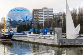 «Эдакий анемометр»: в Калининграде хотят установить необычную подсветку на памятник пионерам океанического лова