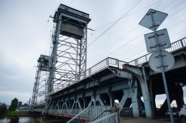 «Шрамы от машин»: как большегрузы разрушают двухъярусный мост в Калининграде (фото, видео)