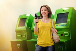 В первом квартале в три раза больше клиентов Сбербанка по Северо-Западу подключили «Мобильный банк» к дебетовым картам