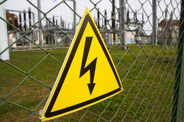 Энергетики предупреждают калининградцев об опасности ловли покемонов