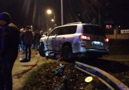 На ул. Куйбышева в Калининграде «Лексус» вылетел на тротуар: двое погибших