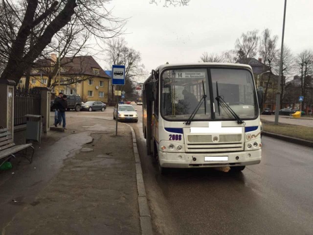В Калининграде четырёхлетний ребёнок пострадал при падении в автобусе