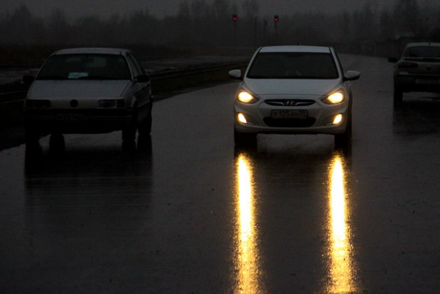 ГИБДД предупреждает автомобилистов о скрытой опасности на дорогах региона