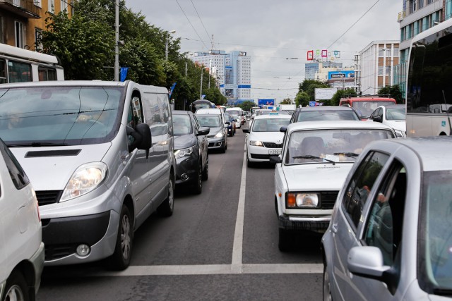 «Куплю машину в конце пробки»: как футбол привёл к коллапсу на улицах Калининграда