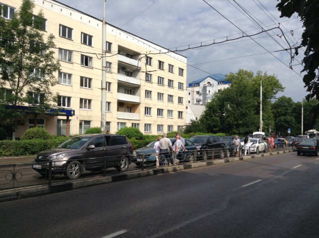 На улице Горького в Калининграде столкнулись пять автомобилей (фото)
