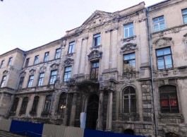 На улице Тюленина в Калининграде решили отремонтировать здание банка XIX века