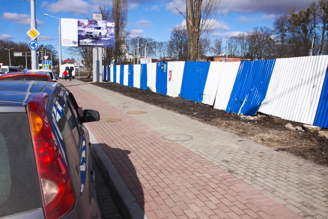 Крупин: Строительный забор на площади Василевского вообще нелегален