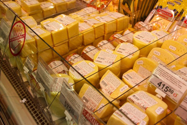 В Калининградскую область не пустили более 200 кг сыра из Швейцарии