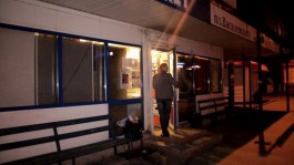 Полиция закрыла круглосуточный бар-магазин на площади Василевского в Калининграде (фото)