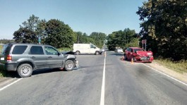 В Зеленоградском округе столкнулись три машины: пять человек пострадали (фото)