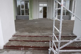 «Фисташковый фасад, подсветка и кондиционеры»: отремонтированный ЗАГС на Зарайской откроют в мае (фото)