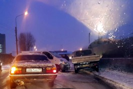 В Калининграде произошло несколько аварий: водители предупреждают о гололедице