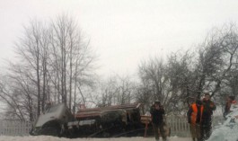 На трассе Калининград — Полесск опрокинулась в кювет снегоуборочная машина (фото) (фото)