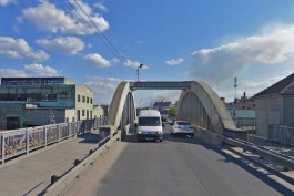 В Калининграде на полтора месяца вводят одностороннее движение по мосту на Вагоностроительной