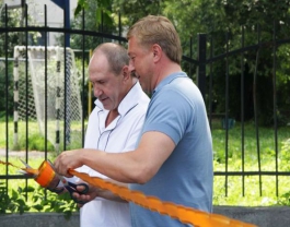 Валерий Бугров (на фото слева)