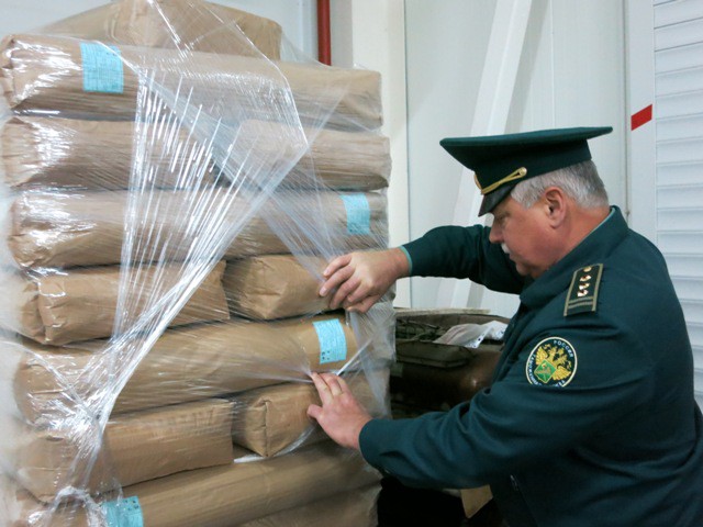 Таможенники не выпустили из региона в Москву более тонны какао