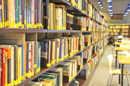 Калининградским библиотекарям увеличат зарплату на 2 тысячи рублей