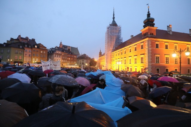 В Польше прошли очередные протесты в защиту прав женщин