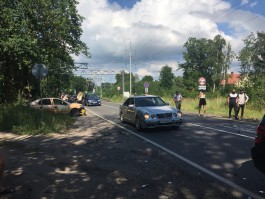 Очевидцы: Под Балтийском на трассе погиб мотоциклист, движение по дороге заблокировано