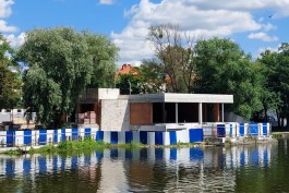 Суд обязал снести новую постройку на месте кафе «Причал» на Верхнем озере в Калининграде