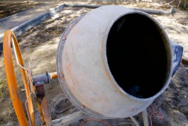 Черномаз: Договорились с калининградскими сетями, что цемент будет стоить не дороже 350 рублей