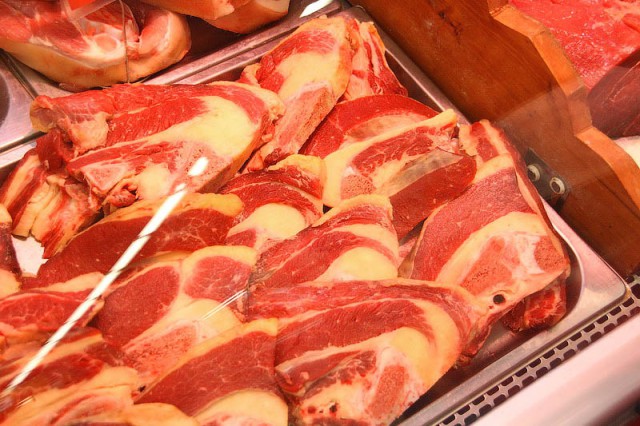 В Калининградскую область пытались ввезти испанскую говядину с ДНК свинины
