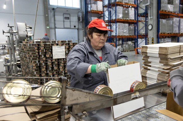 «Ушла лишь одна машина»: Калининградская область возобновила экспорт рыбных консервов 