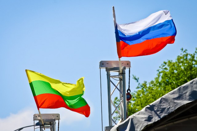 Треть литовцев считают, что власти республики слишком враждебны к России