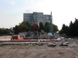 Ремонт памятника «Морякам-балтийцам» в Калининграде затягивается из-за нового коллектора