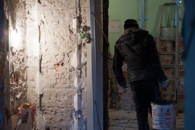 Жительница Калининграда засудила соседа, который «полностью демонтировал» свою квартиру
