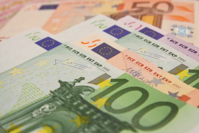 СМИ: Еврокомиссия намерена ввести единую валюту во всех странах содружества до 2025 года