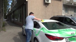 Калининградец нанёс непристойные надписи на все автомобили во дворе дома бывшей девушки (фото)