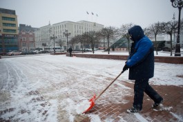 «Возьмут в руки лопаты»: на уборку снега в Калининграде планируют выйти сотрудники мэрии
