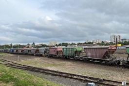 В Калининградскую область транзитом через Литву прибыли 60 вагонов с цементом
