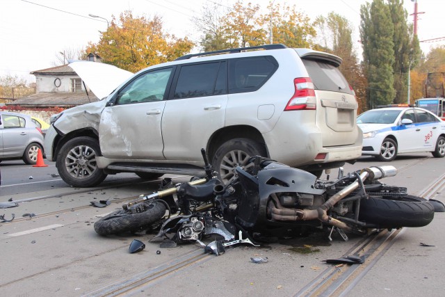 Полиция завела дело на водителя, сбившего насмерть мотоциклиста на Советском проспекте